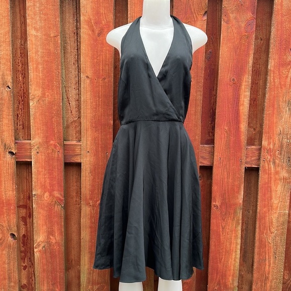 Elegant Black Halter Dress Size 12 %100 Silk Open Back - Picture 1 of 11